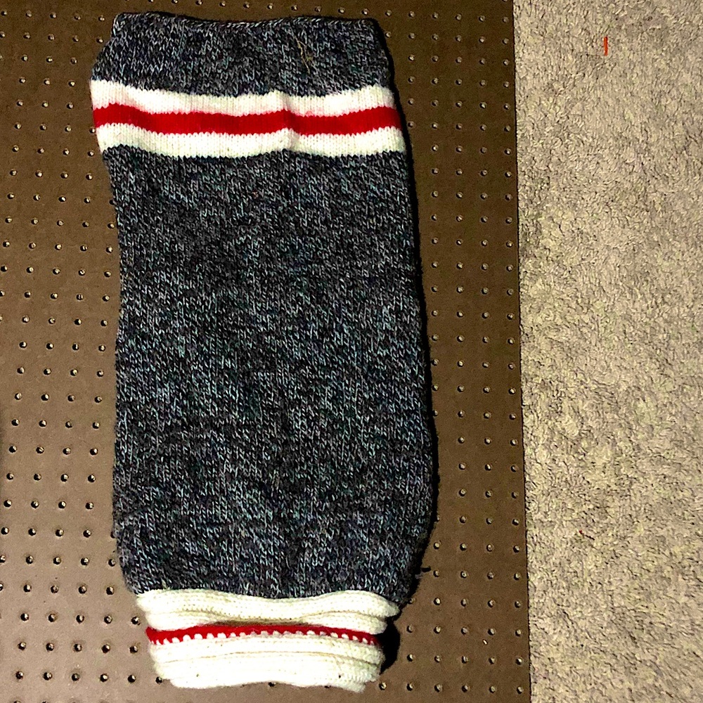 Large Dog Monkey Sock Hand Knot Sweater EUC